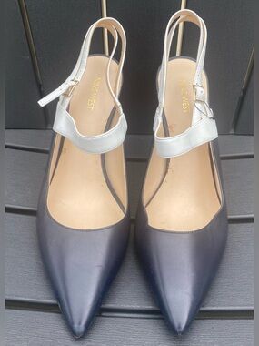 Nine West Navy Pointed Toe Slingback Pumps with White Strap Women’s size 12